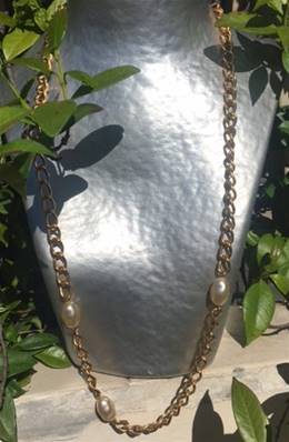 COLLIER CHAINE PLAQUE OR 85cm +3 PERLES de BOHEME BAROQUE