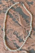 COLLIER PERLES EAU DOUCE 05/06mm 45cm avec Noeuds  FERMOIR AG