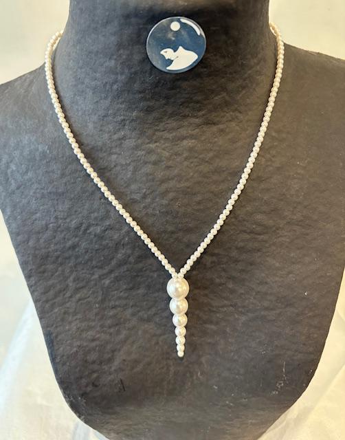 COLLIER 45cm PERLES STH 03mm+PENDANT CHUTE INVERSEE 12...03mm PERLES de BOHEME de qualit STH.FERMOIR ARGENT