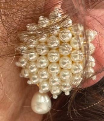CLIPS PLAQUE OR RESILLE de PERLES UREA BLANCHES O4mm + POIRES P2 PERLES EAU DOUCE