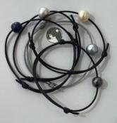 BRACELET ajustable CORDON POLYAMIDE NOIR +1 PERLE de BOHEME qualité STH 10mm - 