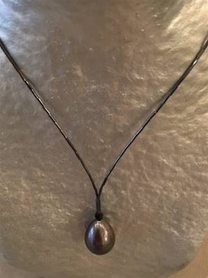 COLLIER Y ROCAILLES HEMATITE+POIRE 14X18 TAHITI