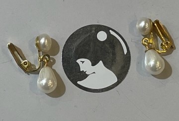CLIPS BABY PLAQUE OR BOUTONS PERLES EAU DOUCE 06mm+POIRES POUDRE de PERLES 07x10mm