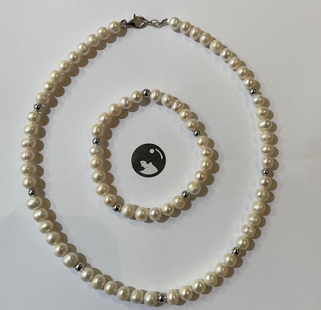COLLIER 45cm PERLES EAU DOUCE 07/08mm + 7 BOULES en ARGENT RHODIE 05mm, Enfilage simple, Fermoir Argent
