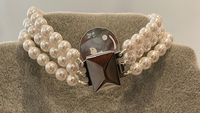 BRACELET 19cm 3 RANGS  PERLES de BOHEME STH 06mm. Fermoir cliquet Argent rhodié 925°%