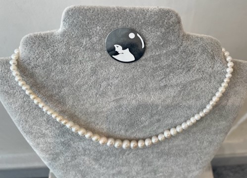 COLLIER 42cm en CHUTE PERLES EAU DOUCE de 08mm à O4mm FERMOIR ARGENT
