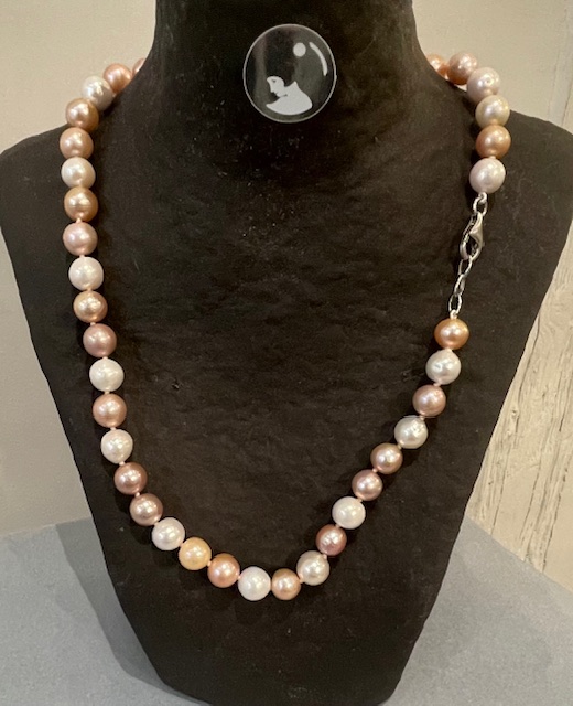 COLLIER'42cm PERLES EAU DOUCE MULTI COLOR 09/10mm avec des Noeuds FERMOIR ARGENT