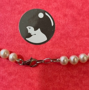 COLLIER PERLES EAU DOUCE 06/6.5mm 35cm. Enfilage simple. Fermoir ARGENT
