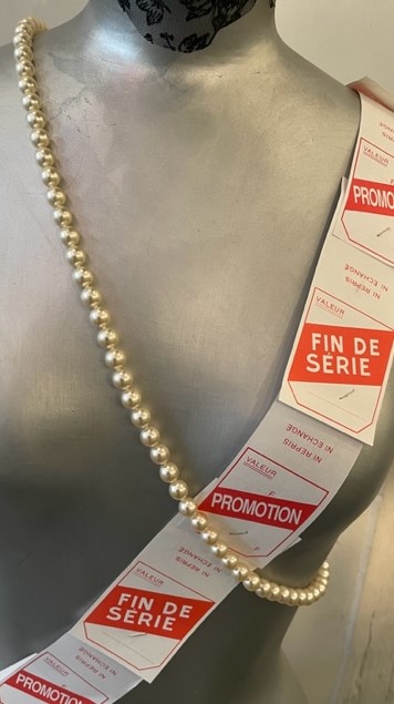 COLLIER PERLES BOHEME CREME 09mm 90cm avec des NOEUDS FERMOIR ARGENT