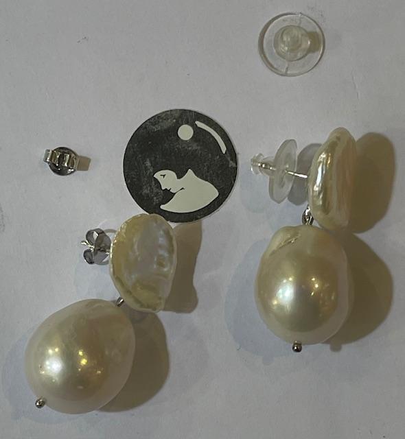 PUCES ARGENT KESHIS + POIRES PERLES NATURELLES EAU DOUCE KESHIS 16-18mm