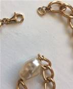 COLLIER CHAINE PLAQUE OR 85cm +3 PERLES de BOHEME BAROQUE