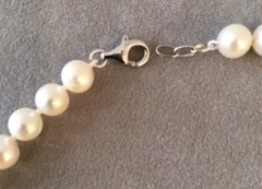 COLLIER PERLES EAU DOUCE 06/6.5mm 35cm. Enfilage simple. Fermoir ARGENT