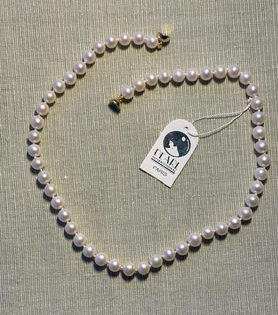 COLLIER 45cm PERLES EAU DOUCE 08mm Enfilage avec Noeuds  FERMOIR MAGNETIQUE BOULE en ARGENT DORE