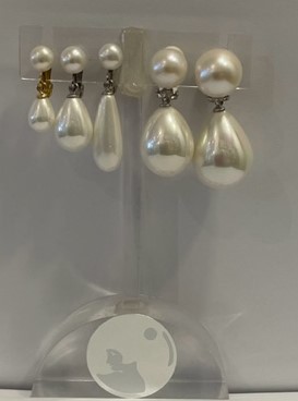 CLIPS BABY PLAQUE OR BOUTONS PERLES EAU DOUCE 06mm+POIRES POUDRE de PERLES 07x10mm