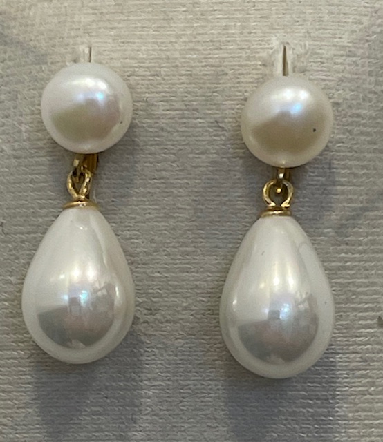 CLIPS BABY PLAQUE OR BOUTONS NAT 08mm + POIRES 10x14mm PERLES de BOHEME qualité STH BLANC
