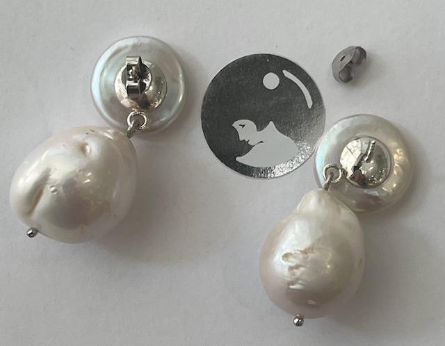 PUCES ARGENT PASTILLES 16mm + PERLES EAU DOUCE 16x18mm environ 