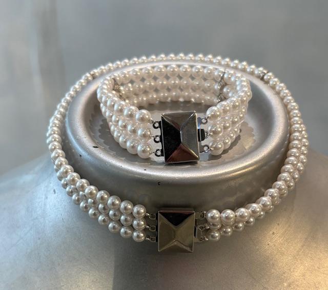 BRACELET 3 RANGS 19cm  PERLES de BOHEME STH 06mm. Fermoir cliquet Argent rhodié 925°%
