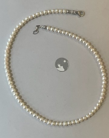 COLLIER 38cm PERLES EAU DOUCE 04mm. Enfilage simple.FERMOIR ARGENT