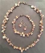 PARURE COLLIER, BRACELET et BOUCLES d'oREILLES en PERLES EAU DOUCE KESHIS MULTI ROSE