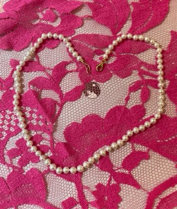 COLLIER 40cm PERLES d'EAU DOUCE 05mm. Enfilage avec des noeuds. FERMOIR ARGENT 