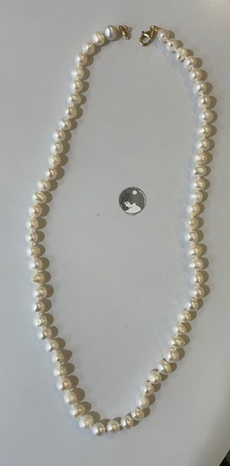 COLLIER 50cm PERLES EAU DOUCE 07/7,5mm avec des Noeuds. FERMOIR Argent Doré