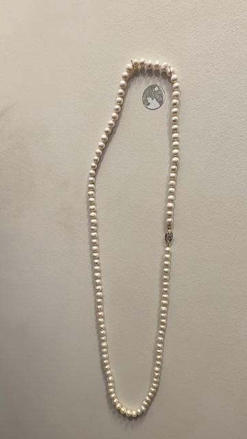 COLLIER 90cm SAUTOIR PERLES EAU DOUCE 08mm avec des NOEUDS  FERMOIR ARGENT DORE STRASS