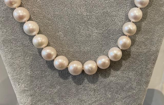 COLLIER 50cm en CHUTE PERLES EAU DOUCE 10-14mm FERMOIR MOUSQUETON ARGENT STRASS 