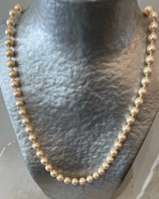 COLLIER 80cm PERLES BOHEME CREME 10mm FERMOIR TUBE DORE