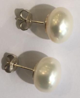 PUCES ARGENT BOUTONS 3/4 de 11mm PERLES EAU DOUCE BLANC