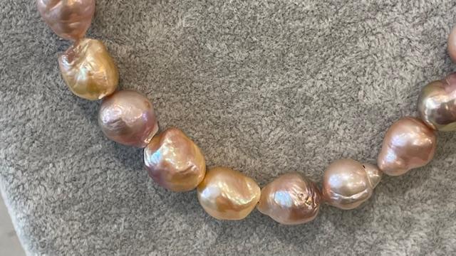 COLLIER 48cm CHAINE ARGENT DORE+12 PERLES / POIRES BAROQUES d'EAU DOUCE " KESHIS " MULTI COLOR