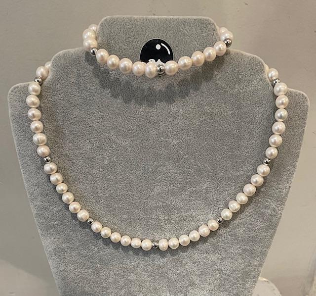 BRACELET ELASTIQUE 25 PERLES EAU DOUCE 07/08mm + 5 BOULES 05mm en ARGENT RHODIE 925°% 