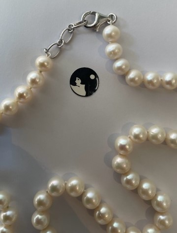 COLLIER 48cm PERLES EAU DOUCE 08/8,5mm avec des noeuds. Fermoir ARGENT 