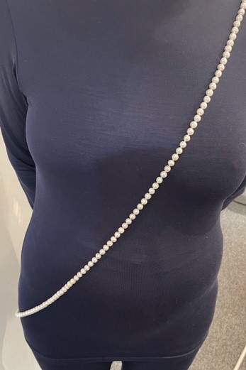 COLLIER 140cm PERLES EAU DOUCE 08mm avec NOEUDS .FERMOIR CLIQUET ARGENT RHODIE