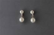 CLIPS ARGENT BOUTONS 07mm+BOULES 10mm BLANC PERLES IRISEES