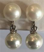 CLIPS BABY PLAQUE ARGENT BOUTONS 06mm PERLES EAU DOUCE 06mm + BOULES 08mm BLANC