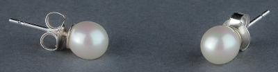 SILVER STUDS IRIDESCENT PEARLS 06mm WHITE BALL