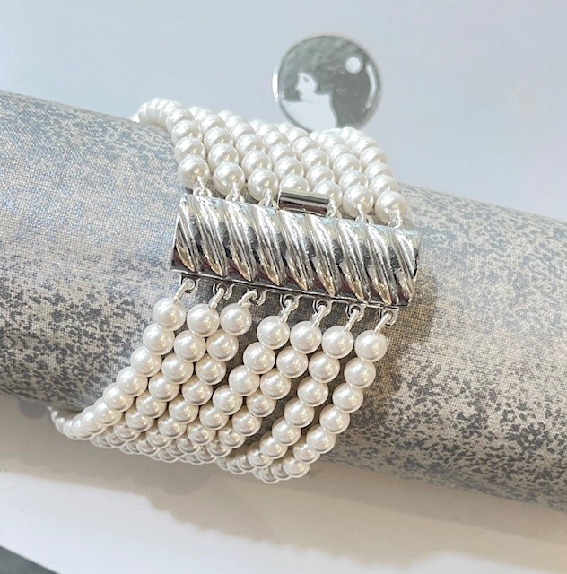 BRACELET 19cm PERLES de BOHEME de qualité STH 05mm. Fermoir CLIQUET en ZAMAK RHODIE