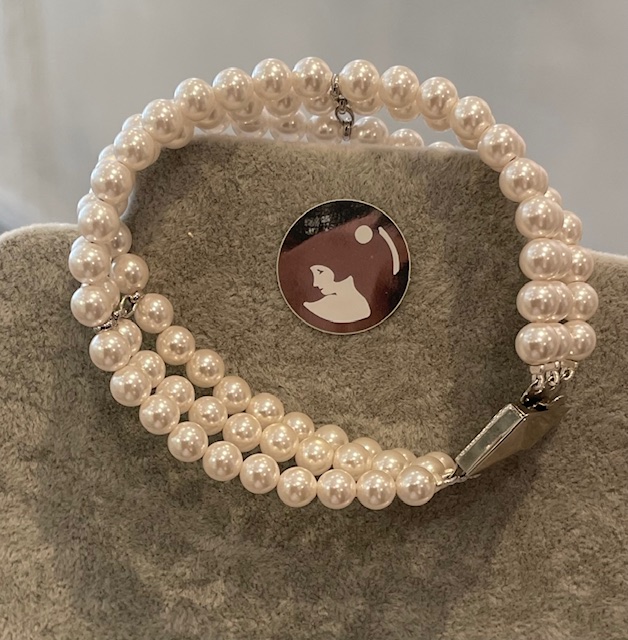 BRACELET 19cm 3 RANGS  PERLES de BOHEME STH 06mm. Fermoir cliquet Argent rhodié 925°%