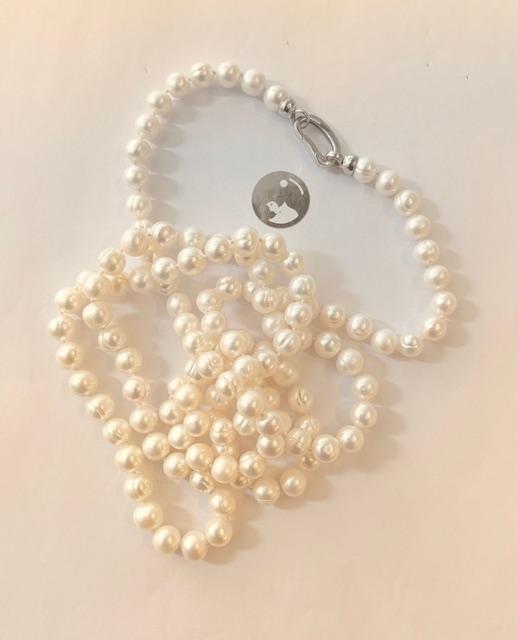 COLLIER 120cm SAUTOIR PERLES EAU DOUCE 08/09mm avec des NOEUDS .FERMOIR CLIQUET ARGENT RHODIE