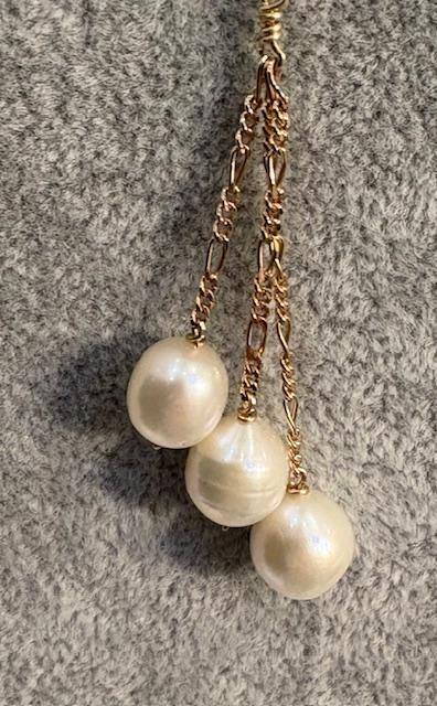 COLLIER CHAINE PLAQUE OR 50cm + CHUTE de 3 PERLES EAU DOUCE en dégradé 