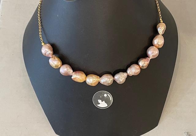 COLLIER 48cm CHAINE ARGENT DORE+12 PERLES / POIRES BAROQUES d'EAU DOUCE " KESHIS " MULTI COLOR